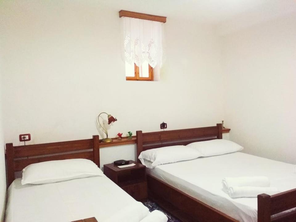 Guesthouse Celo ジロカストラ エクステリア 写真